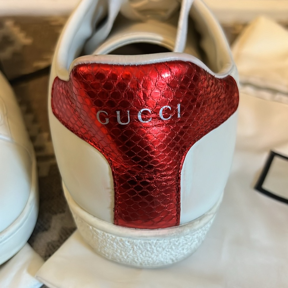 Gucci Sneakers with Bumblebee π - Picture 5 of 13